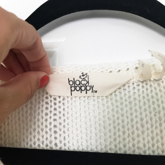 Black Poppy Cropped White Sweater - Picture 3 of 7